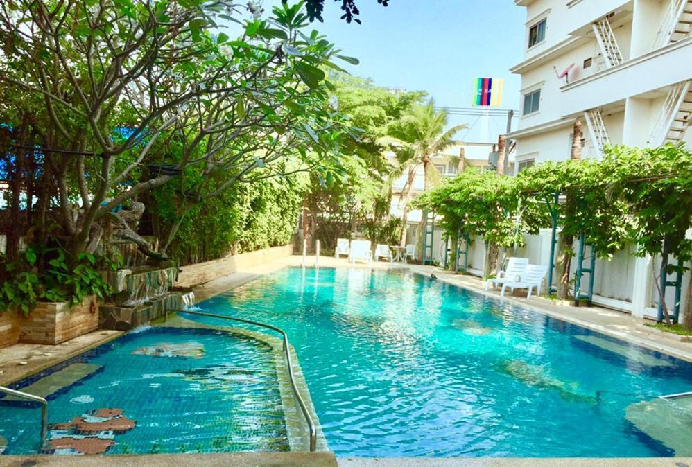 Baan Klang Condo Hotel HHQ Eksteriør billede