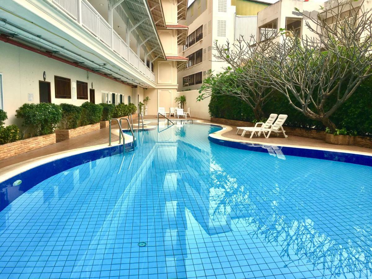 Baan Klang Condo Hotel HHQ Eksteriør billede